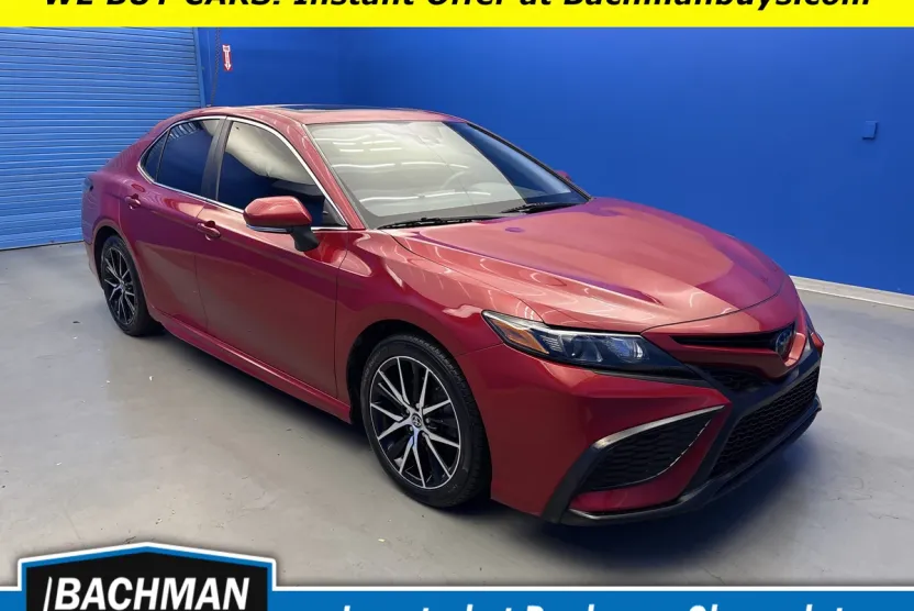 2022 Toyota Camry SE photo 1