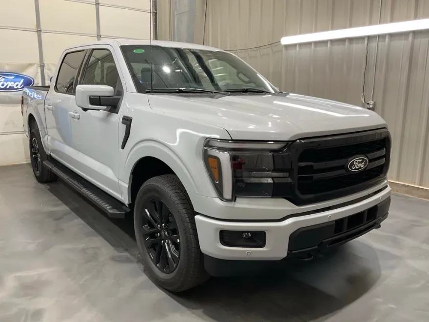 2025 Ford F-150 Lariat photo 1