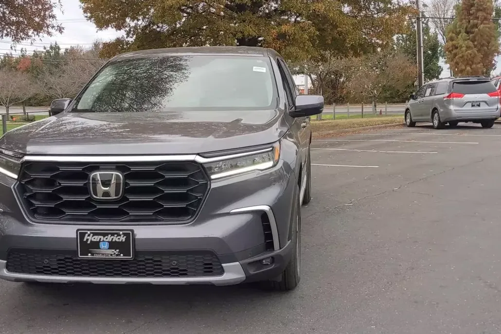 2025 Honda Pilot EX-L photo 1