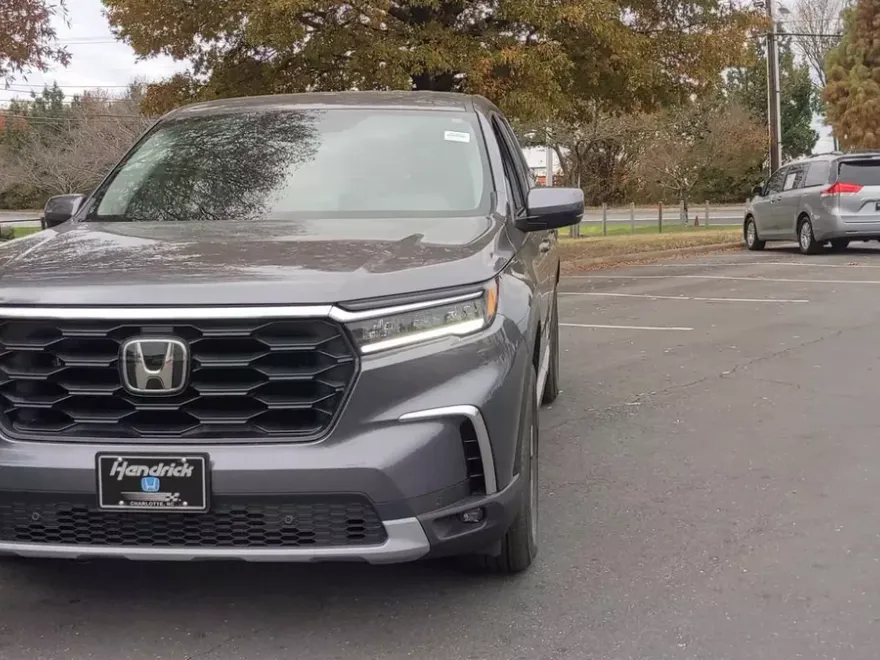 2025 Honda Pilot EX-L photo 1