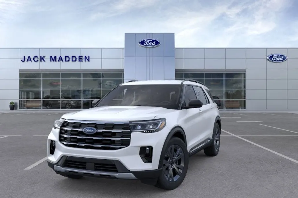 2025 Ford Explorer photo 1