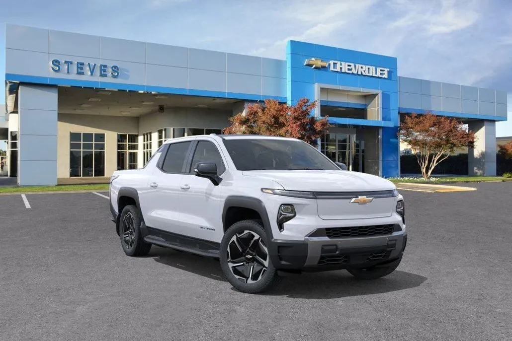 2026 Chevrolet Silverado EV LT photo 1
