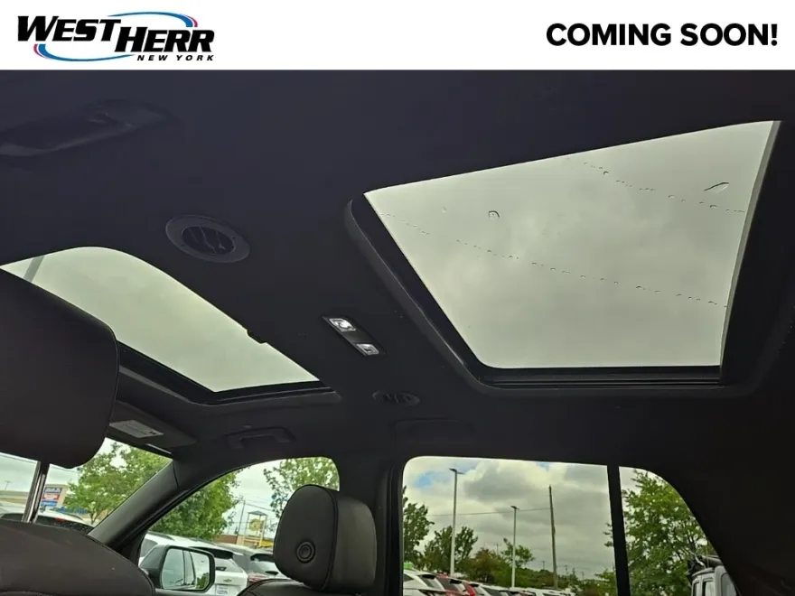 2023 Chevrolet Traverse RS photo 1