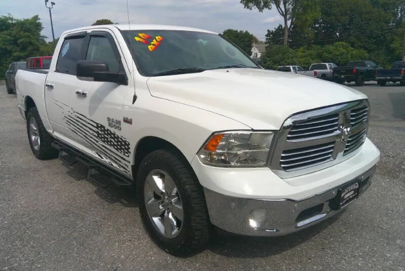 2014 Ram 1500 SLT photo 1