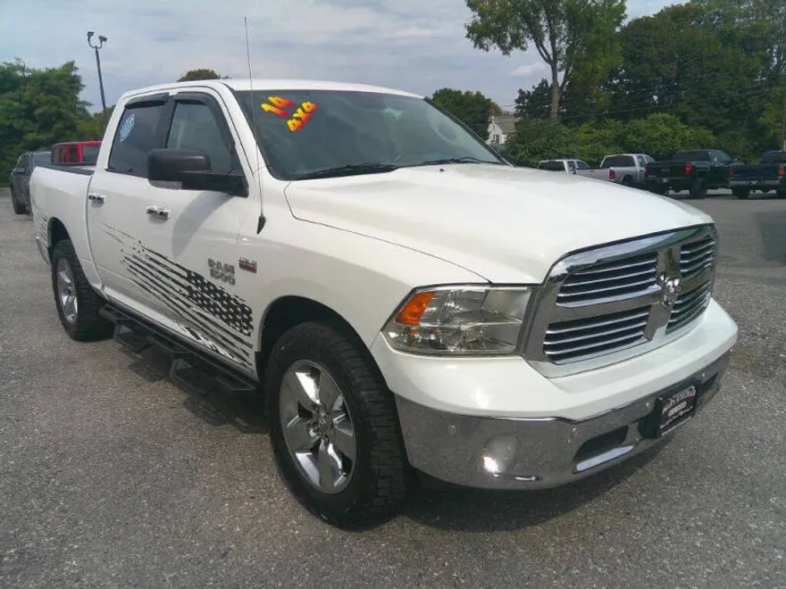 2014 Ram 1500 SLT photo 1