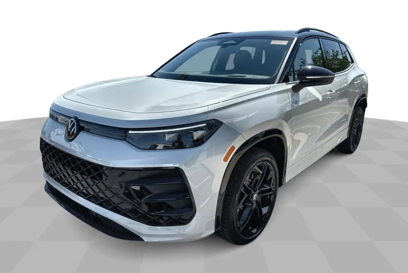 2025 Volkswagen Tiguan SE photo 1