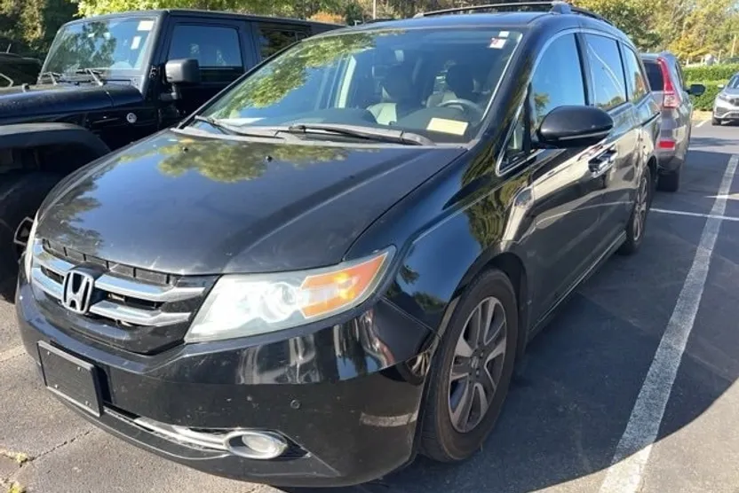 2015 Honda Odyssey Touring Elite photo 1