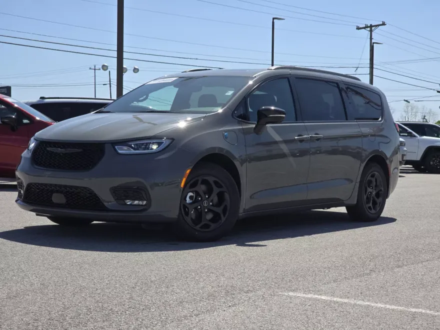2025 Chrysler Pacifica Hybrid S Appearance photo 1
