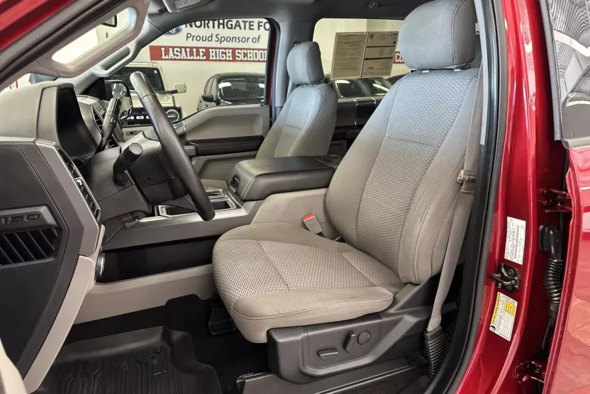 2019 Ford F-150 XLT photo 1