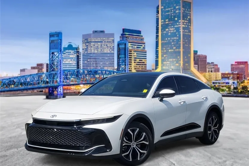 2025 Toyota Crown photo 1