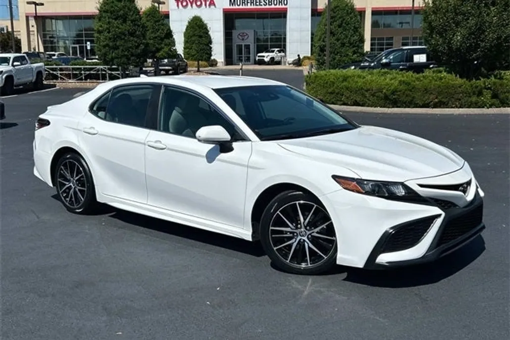 2023 Toyota Camry SE photo 1