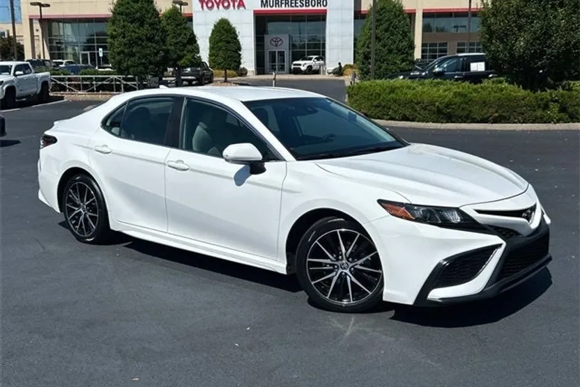 2023 Toyota Camry SE photo 1