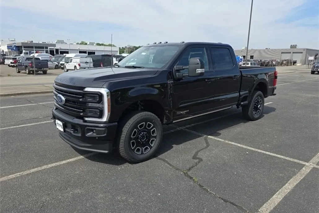 2025 Ford F-350 Platinum photo 1