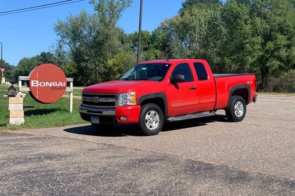 2011 Chevrolet Silverado 1500 LT photo 1