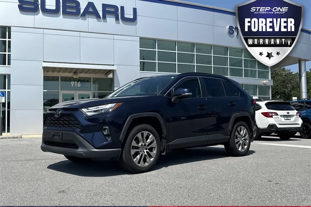 2022 Toyota RAV4 XLE Premium photo 1