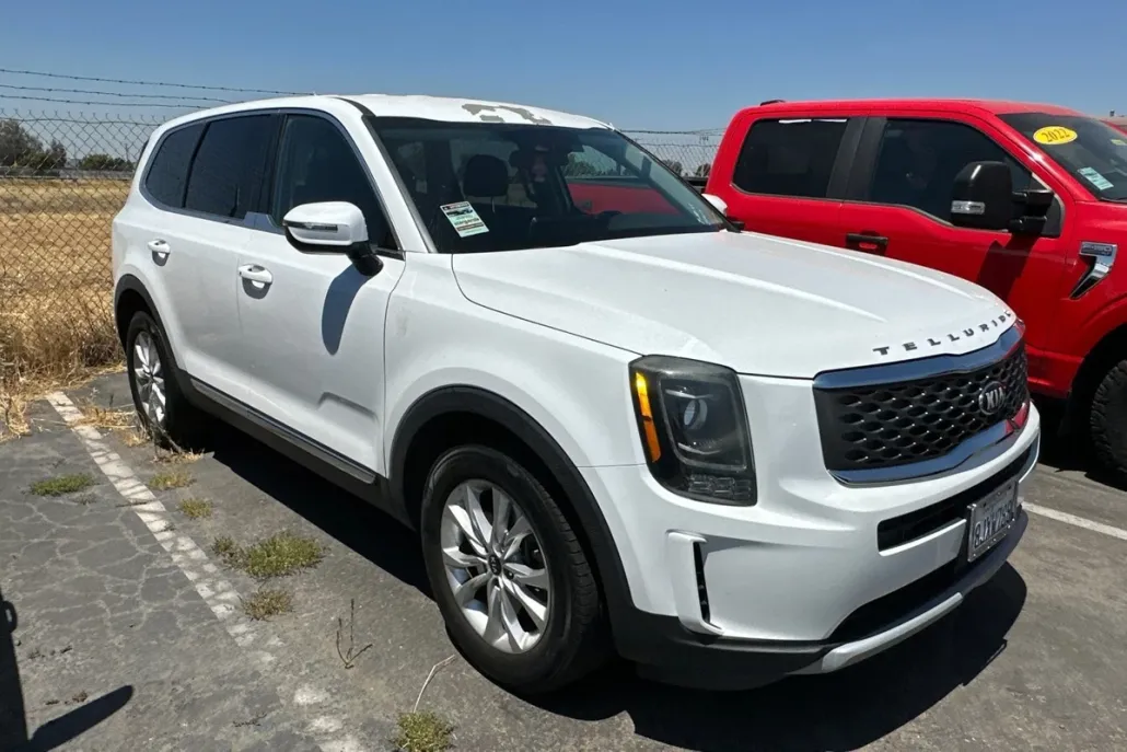 2020 Kia Telluride LX photo 1