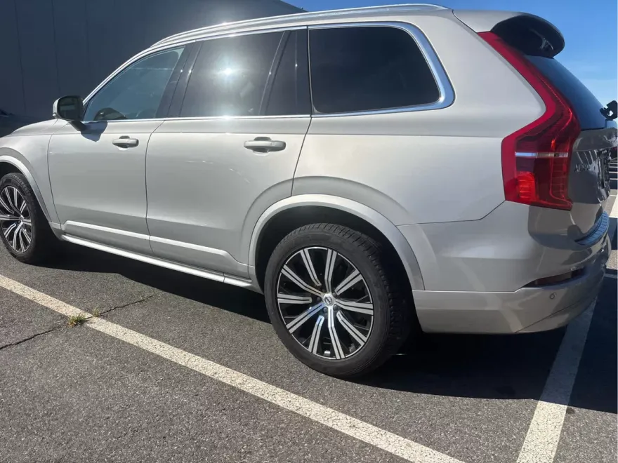 2023 Volvo XC90 B5 AWD Core photo 1