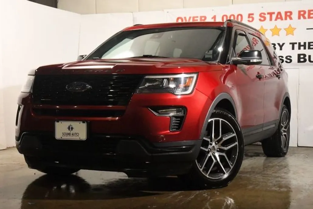 2019 Ford Explorer Sport photo 1