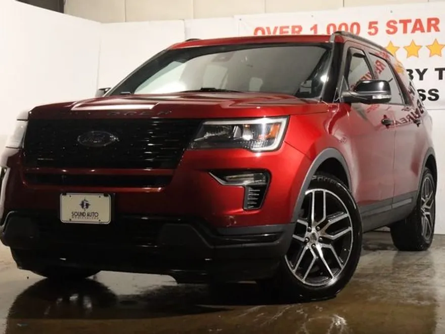 2019 Ford Explorer Sport photo 1