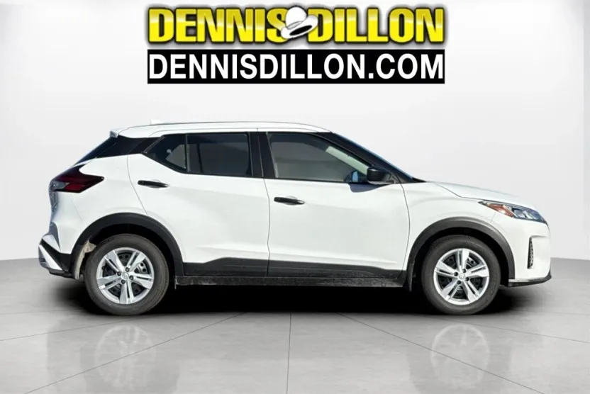 2025 Nissan Kicks Play S photo 1