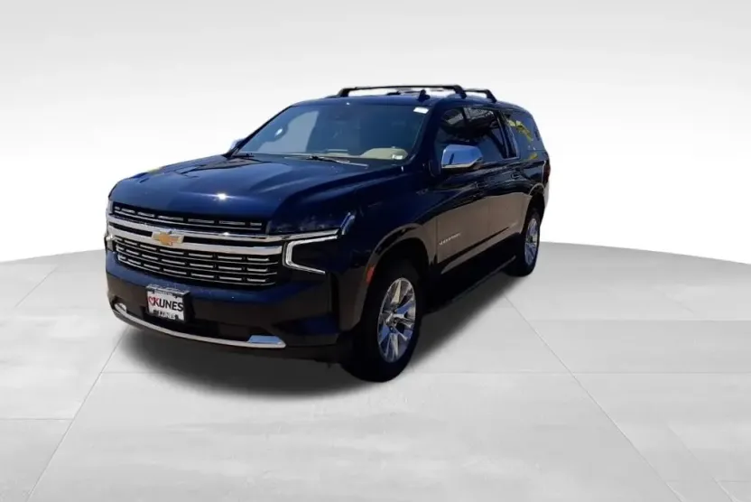 2023 Chevrolet Suburban Premier photo 1