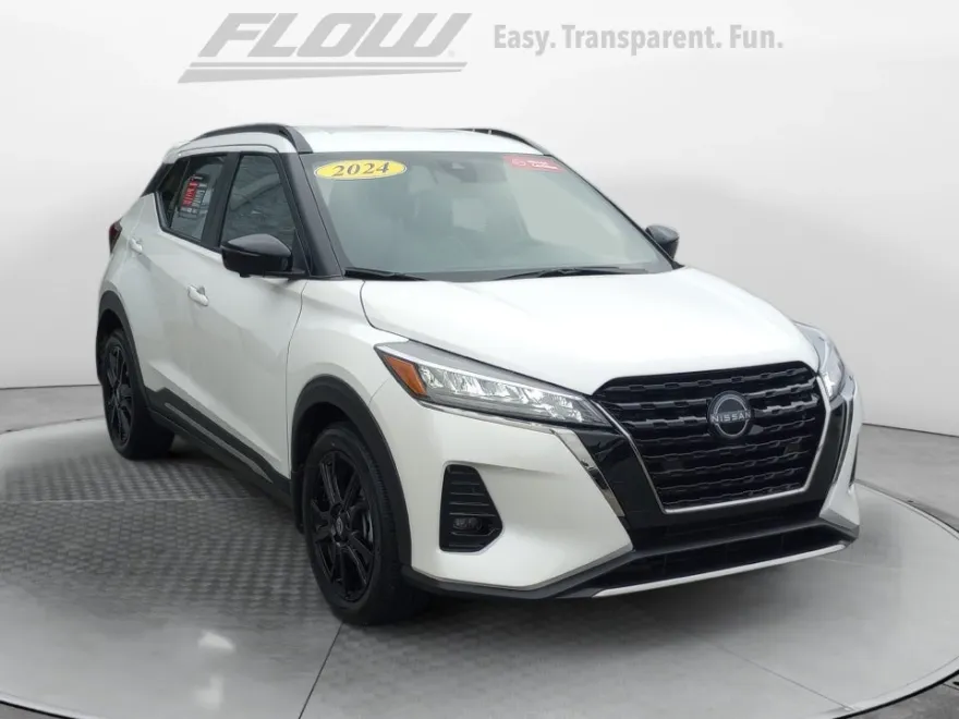 2024 Nissan Kicks SR photo 1