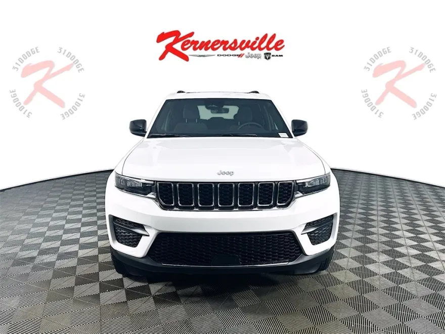 2025 Jeep Grand Cherokee Laredo X photo 1