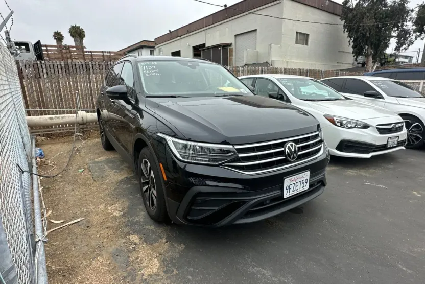 2023 Volkswagen Tiguan S photo 1
