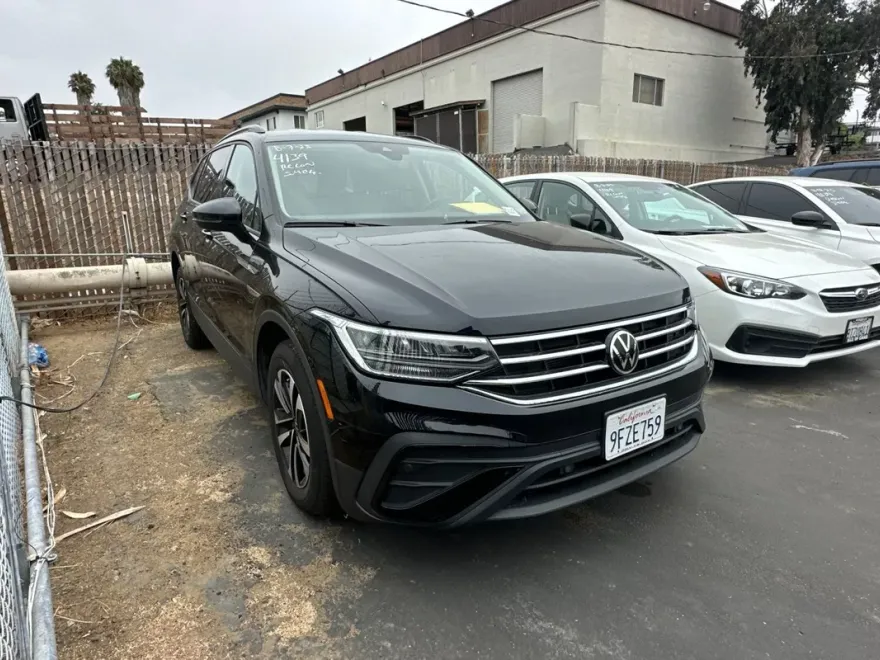 2023 Volkswagen Tiguan S photo 1