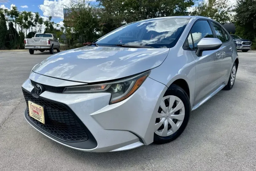 2020 Toyota Corolla L photo 1