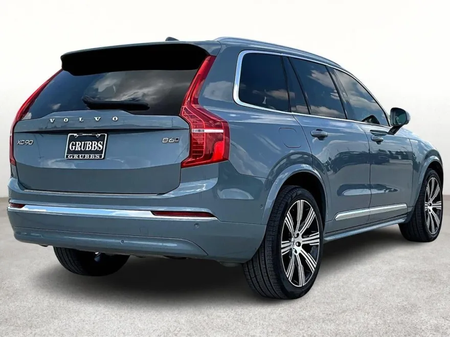 2023 Volvo XC90 Ultimate photo 1