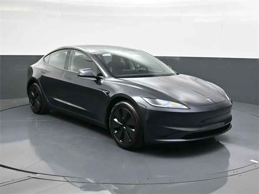 2025 Tesla Model 3 Long Range photo 1