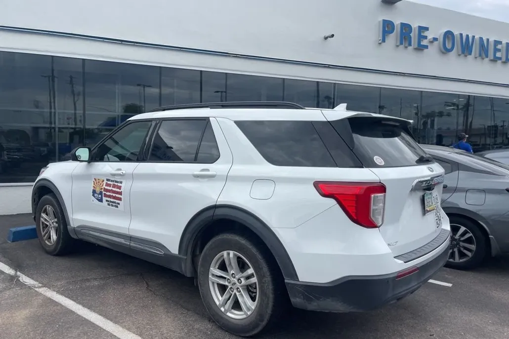 2020 Ford Explorer XLT photo 1