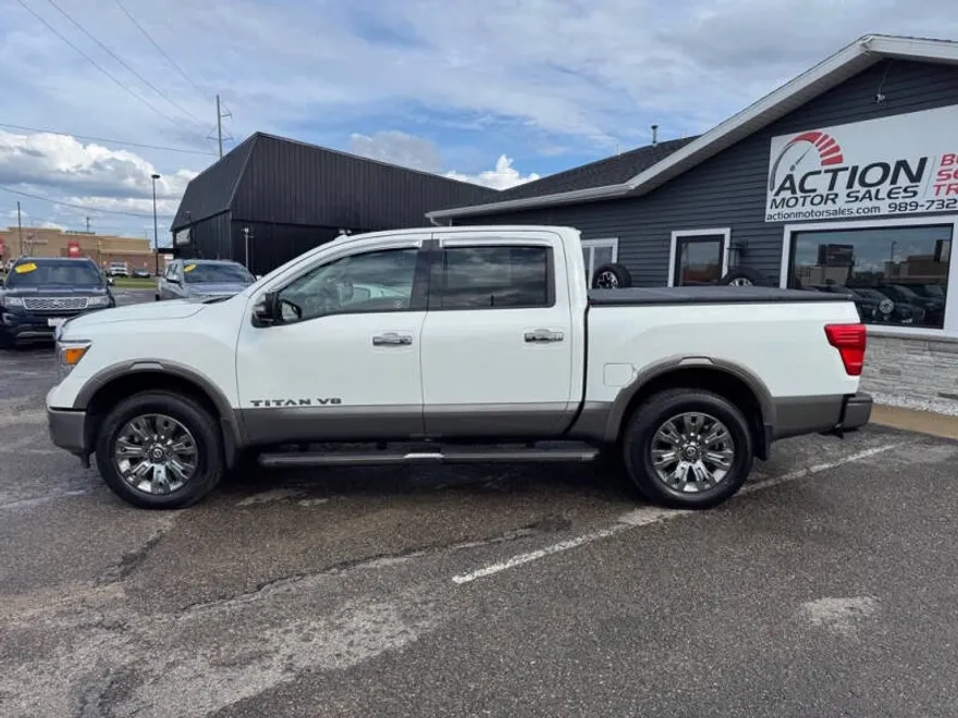 2018 Nissan Titan Platinum Reserve Crew Cab photo 1