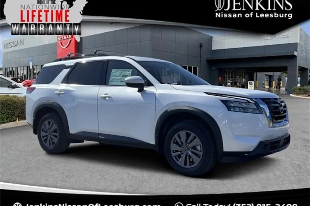 2025 Nissan Pathfinder SV photo 1