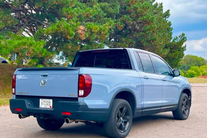 2022 Honda Ridgeline Black Edition photo 1