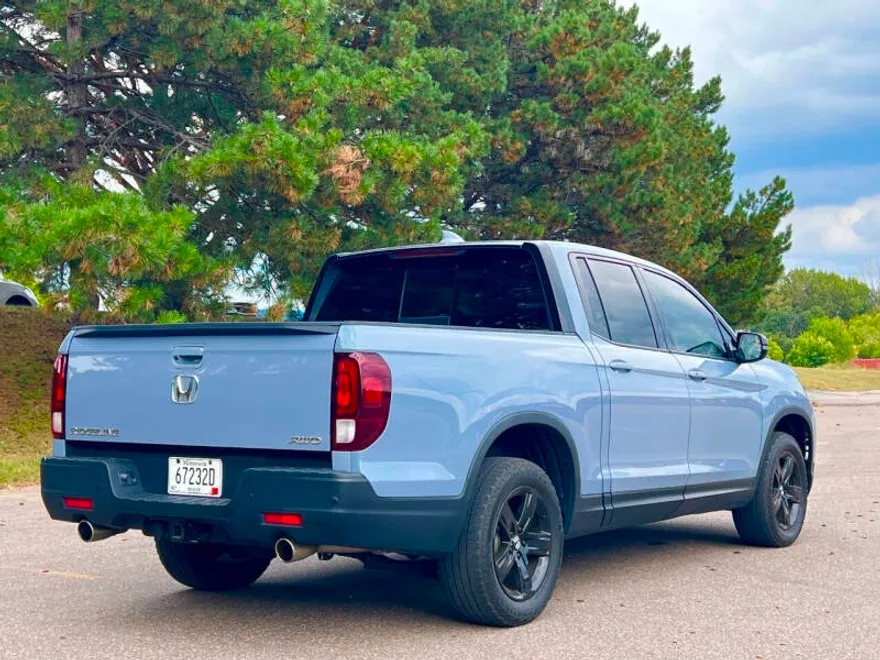 2022 Honda Ridgeline Black Edition photo 1