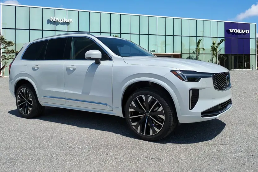 2026 Volvo XC90 B5 Core photo 1