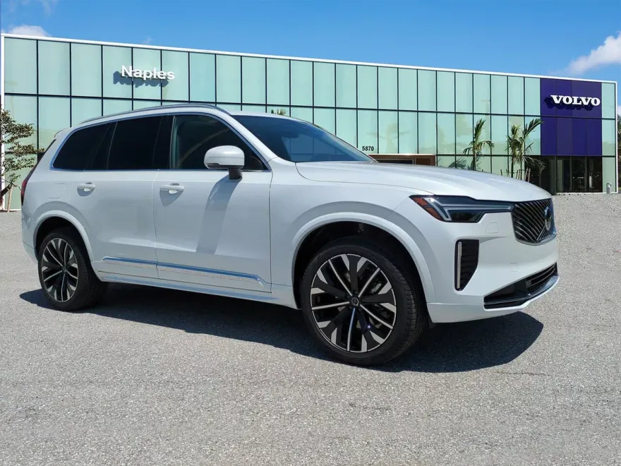 2026 Volvo XC90 B5 Core photo 1