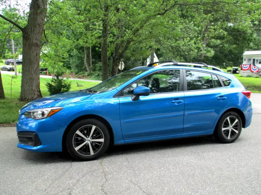 2022 Subaru Impreza Premium photo 1