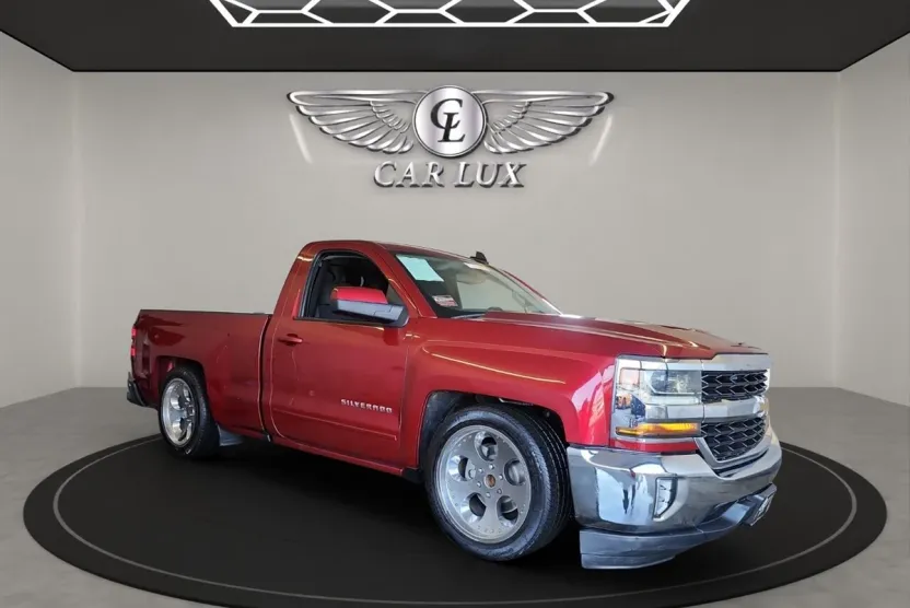 2018 Chevrolet Silverado 1500 LT1 photo 1