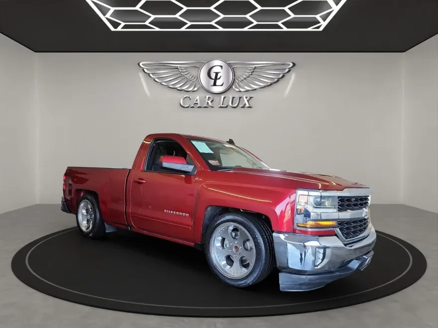 2018 Chevrolet Silverado 1500 LT1 photo 1
