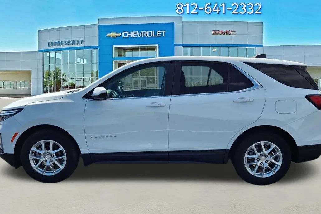 2023 Chevrolet Equinox LT photo 1