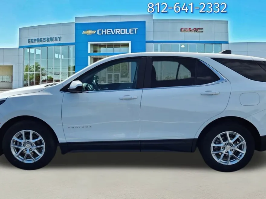 2023 Chevrolet Equinox LT photo 1