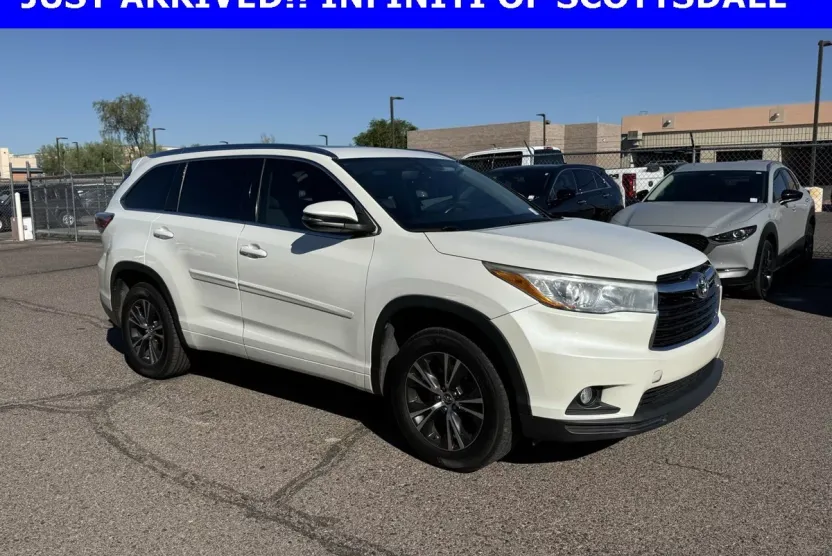 2016 Toyota Highlander XLE photo 1
