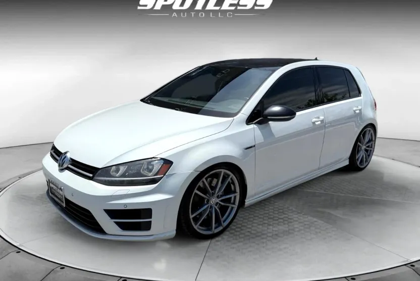 2017 Volkswagen Golf R Base photo 1