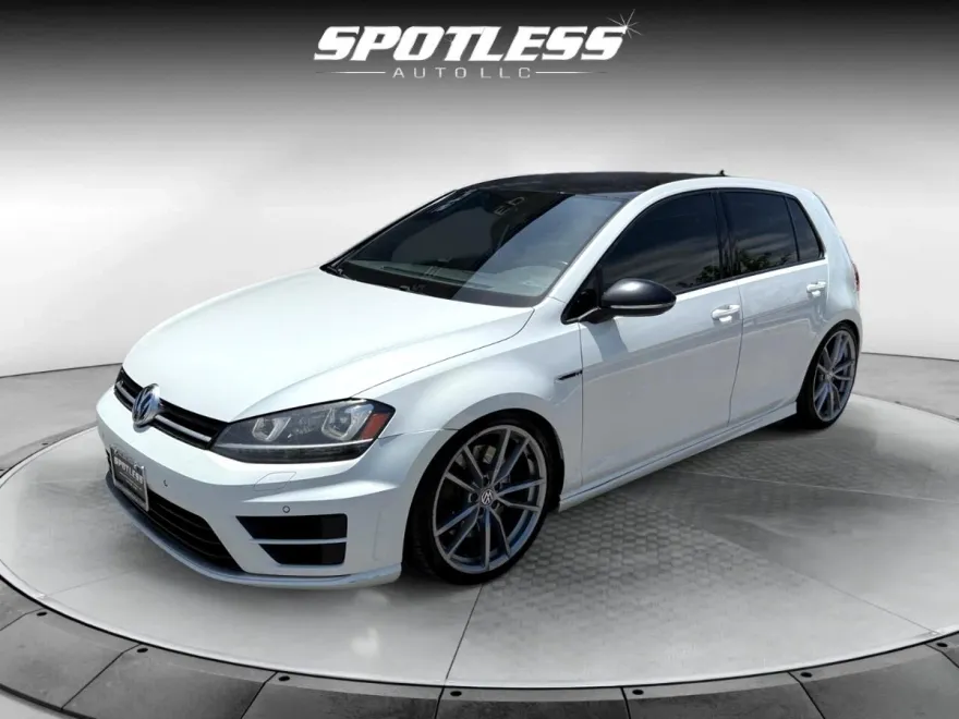 2017 Volkswagen Golf R Base photo 1