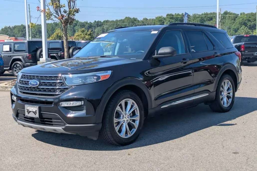 2020 Ford Explorer XLT photo 1