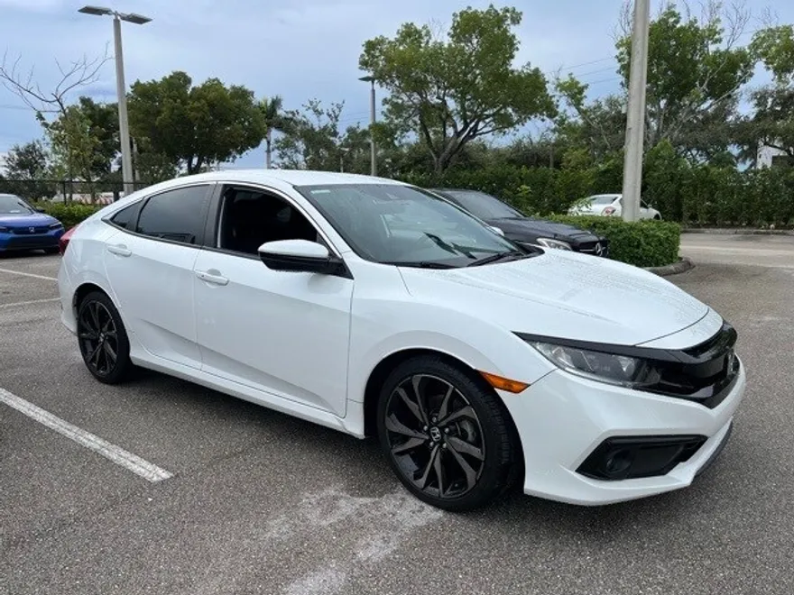 2019 Honda Civic Sport photo 1