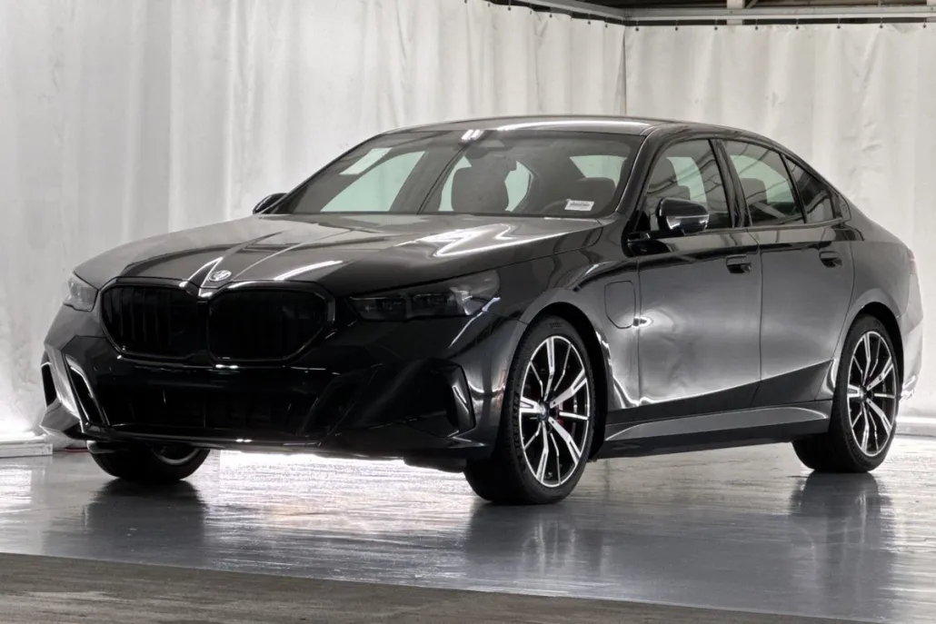 2025 Bmw 550e xDrive photo 1